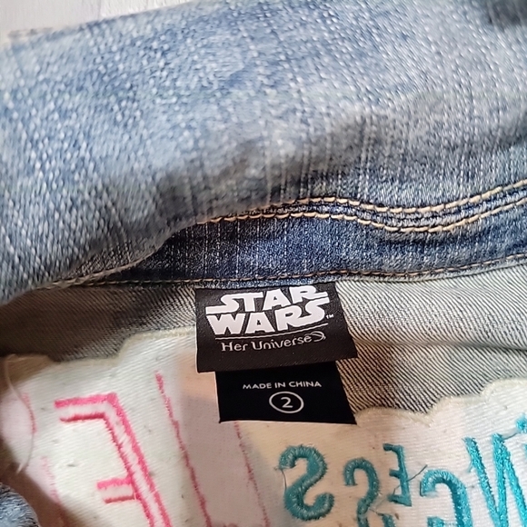 Star Wars Her Universe Princess Leia Women’s Denim Jacket w/ Patches Sz 2 - Picture 7 of 10
